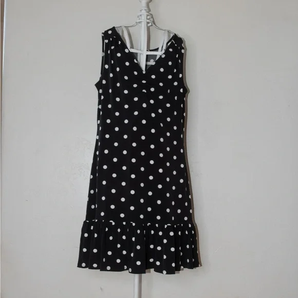 White House Black MarketWHBM Polka Dot Dress- ruffle hem- Brand New With tags - Picture 2 of 2